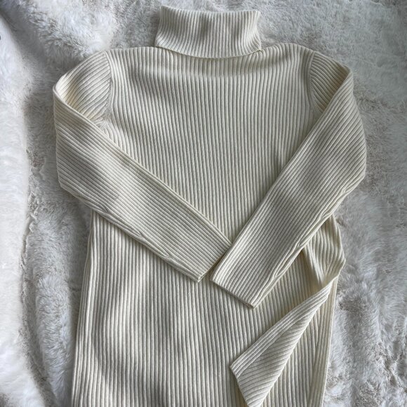 White Knit Sweater - Picture 1 of 1